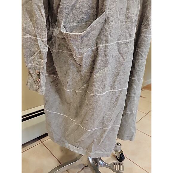 New 89th Madison Women’s Gray White Striped Cardigan Plus Size 3X - Picture 5 of 9